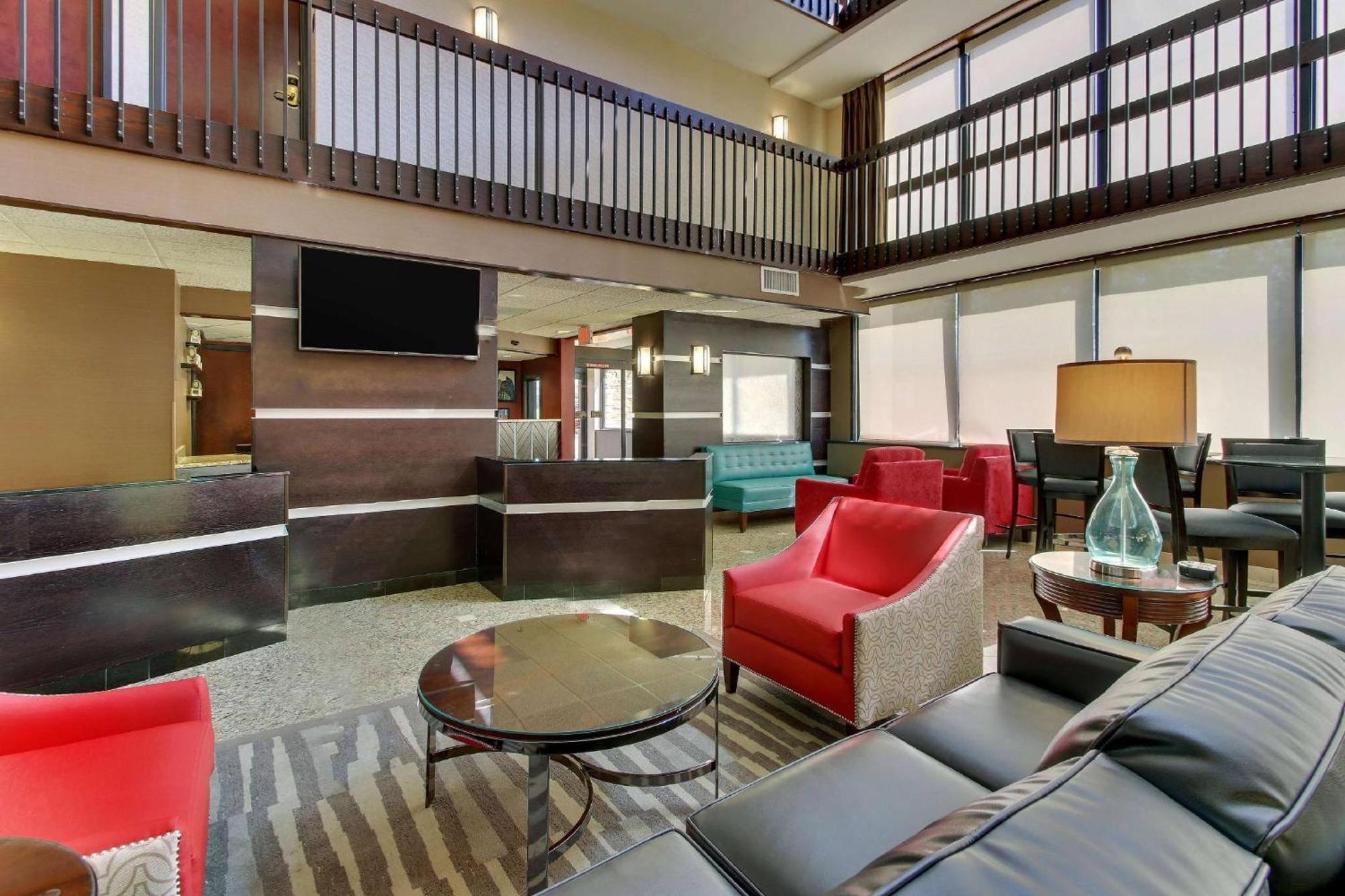 Heritage Inn Suites Houston Sugar Land, Trademark By Wyndham Bagian luar foto