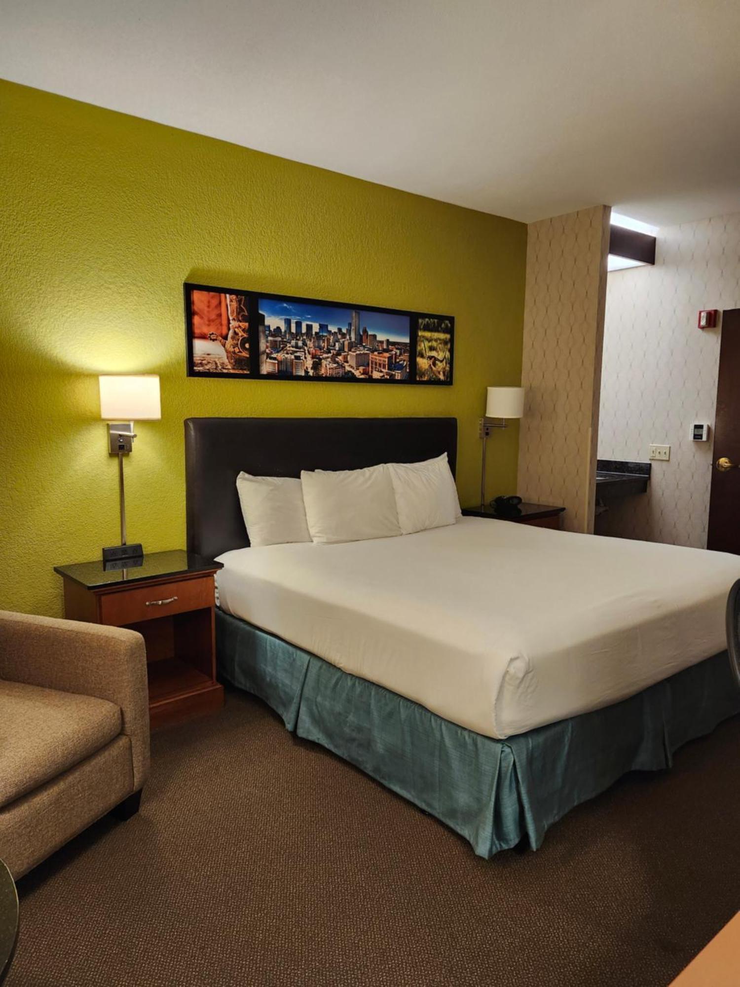Heritage Inn Suites Houston Sugar Land, Trademark By Wyndham Bagian luar foto
