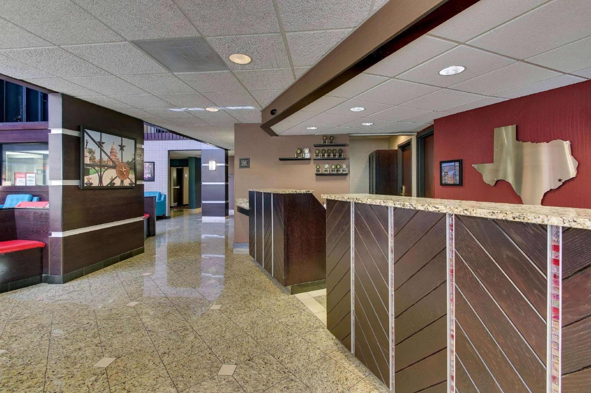 Heritage Inn Suites Houston Sugar Land, Trademark By Wyndham Bagian luar foto