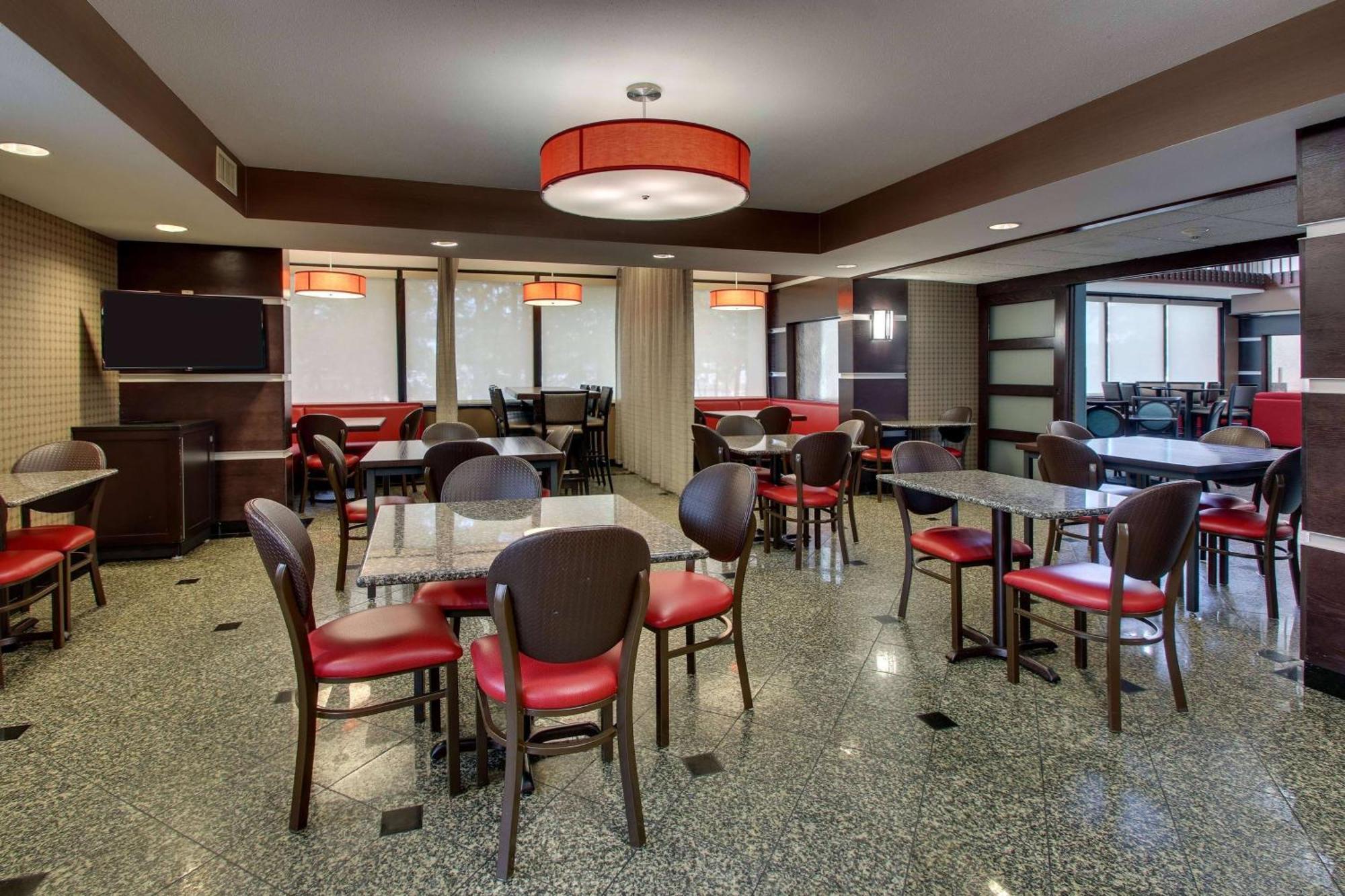 Heritage Inn Suites Houston Sugar Land, Trademark By Wyndham Bagian luar foto