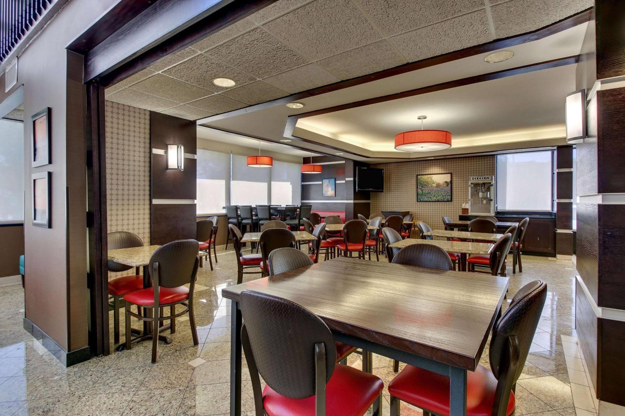 Heritage Inn Suites Houston Sugar Land, Trademark By Wyndham Bagian luar foto