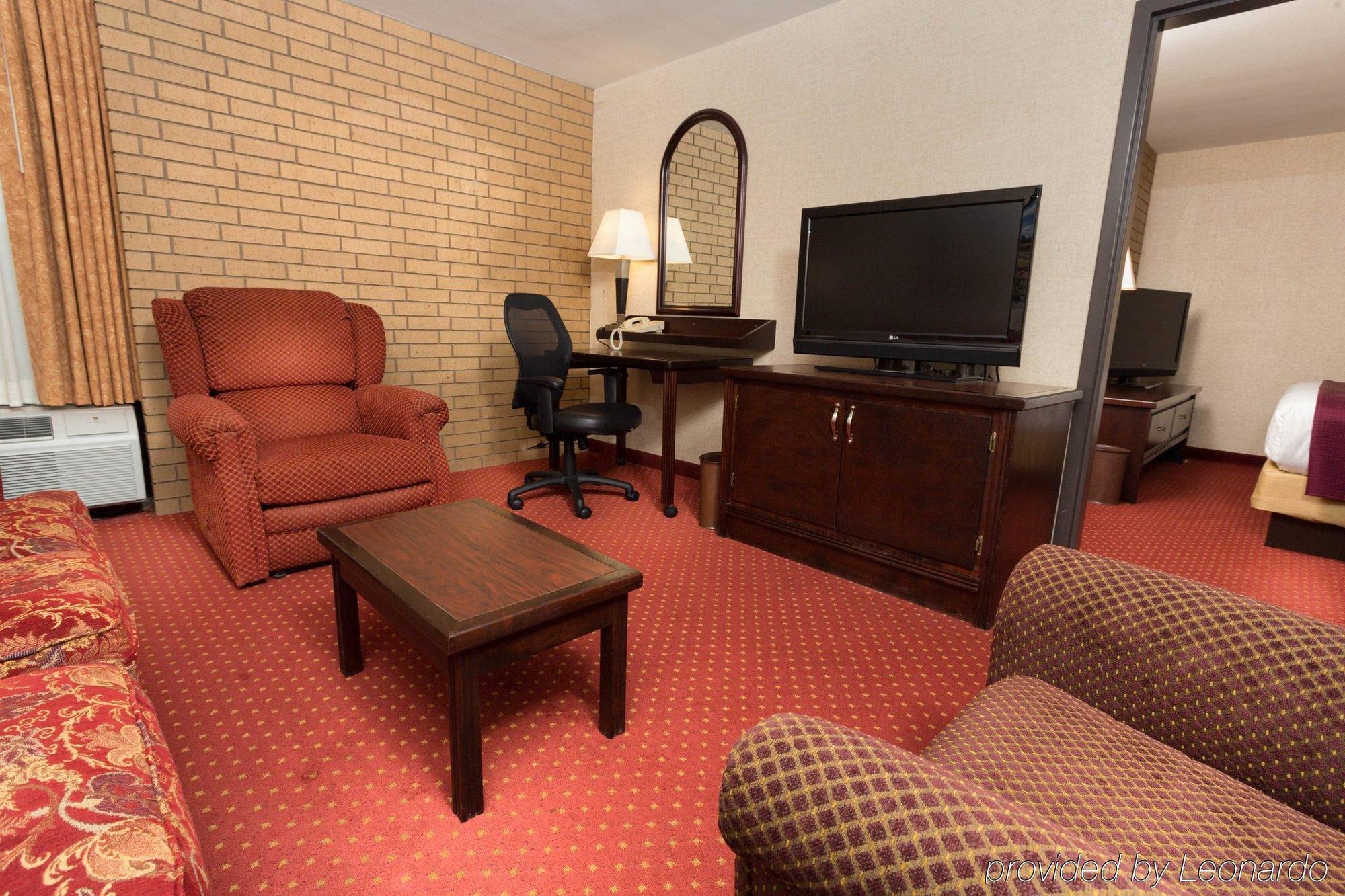 Heritage Inn Suites Houston Sugar Land, Trademark By Wyndham Bagian luar foto