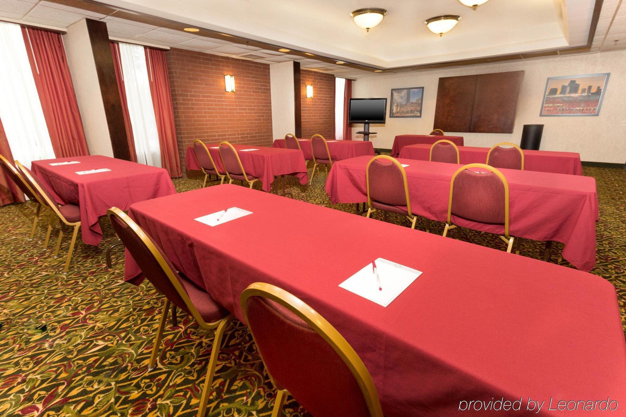 Heritage Inn Suites Houston Sugar Land, Trademark By Wyndham Bagian luar foto